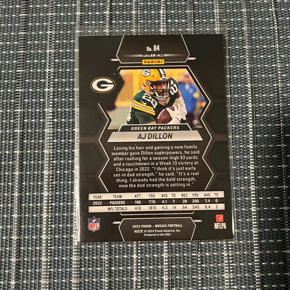 🌸 2023 Panini Mosaic AJ Dillon Yellow Reactive Prizm #84 Green Bay Packers